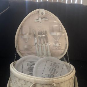 Vintage White Wedding Picnic for 2
